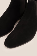 Darwin Black Suede