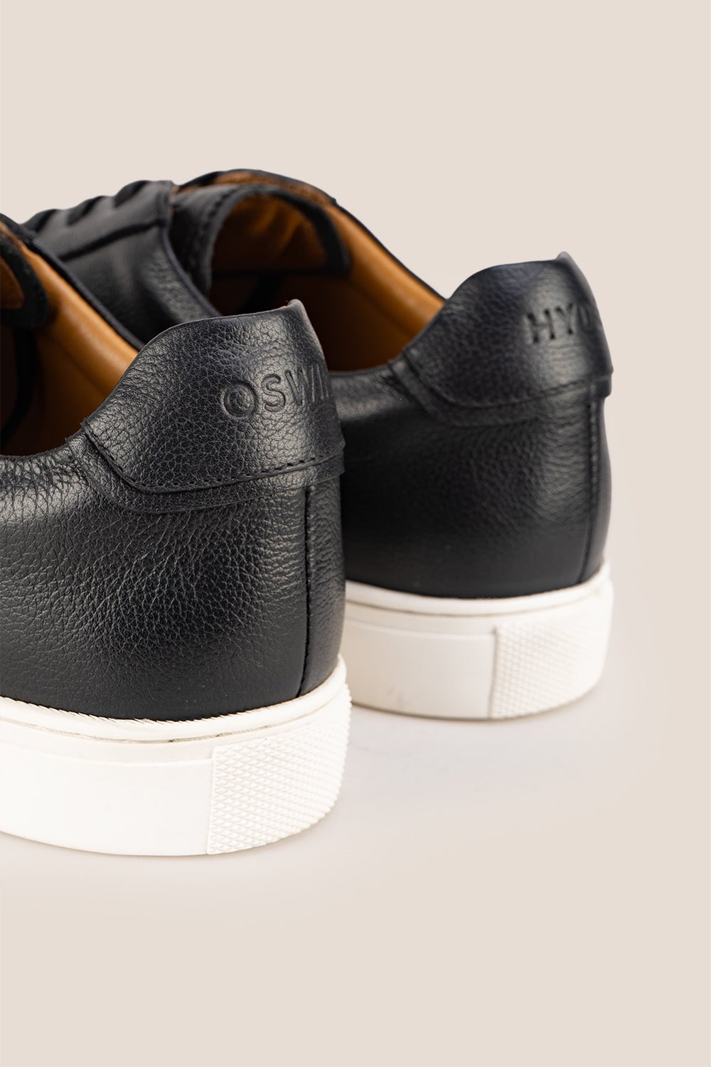Harper Black Grain