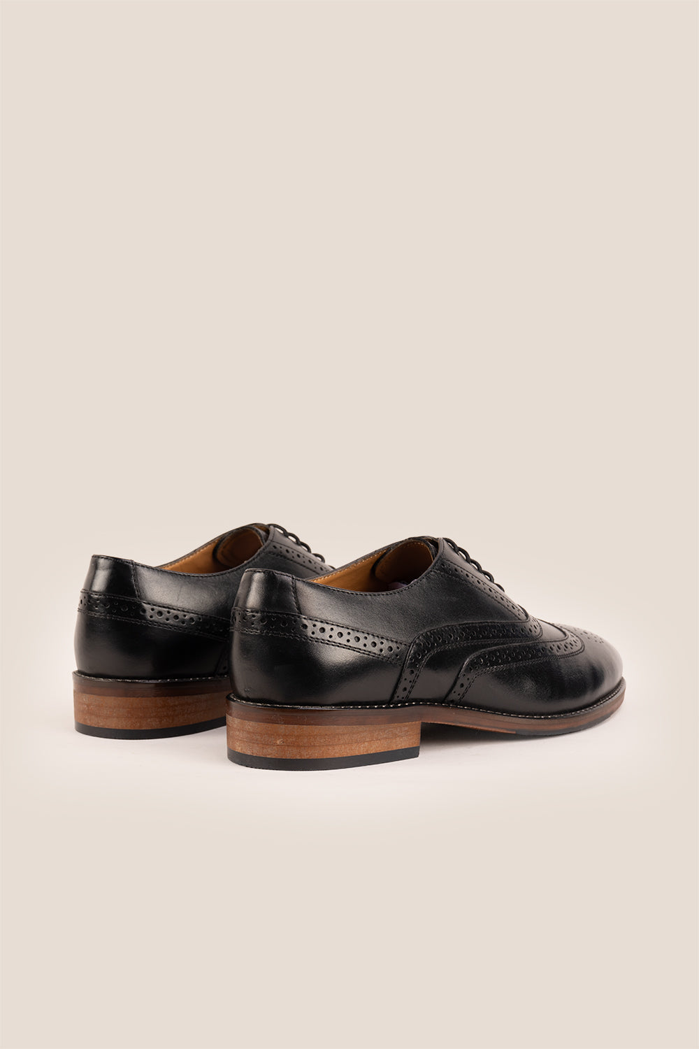 Winston Black Wide Fit