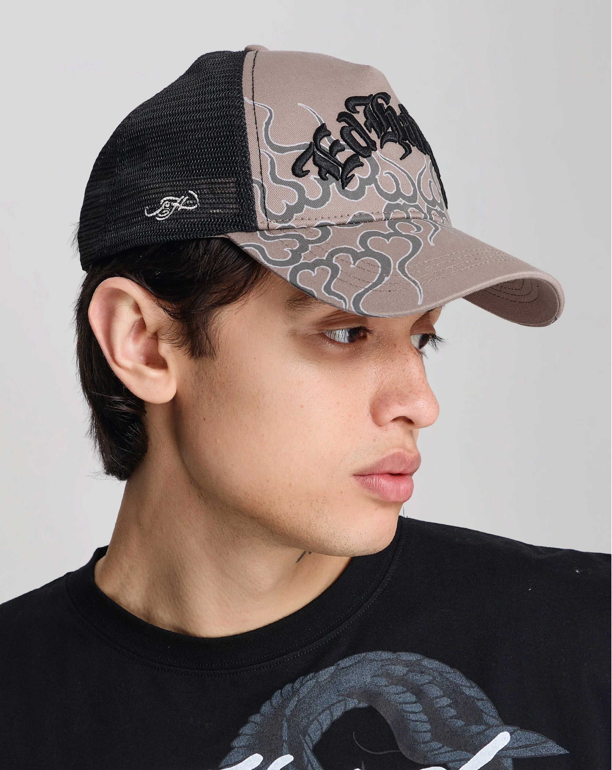 Ed Hardy Flaming 5 Panel trucker cap GREY