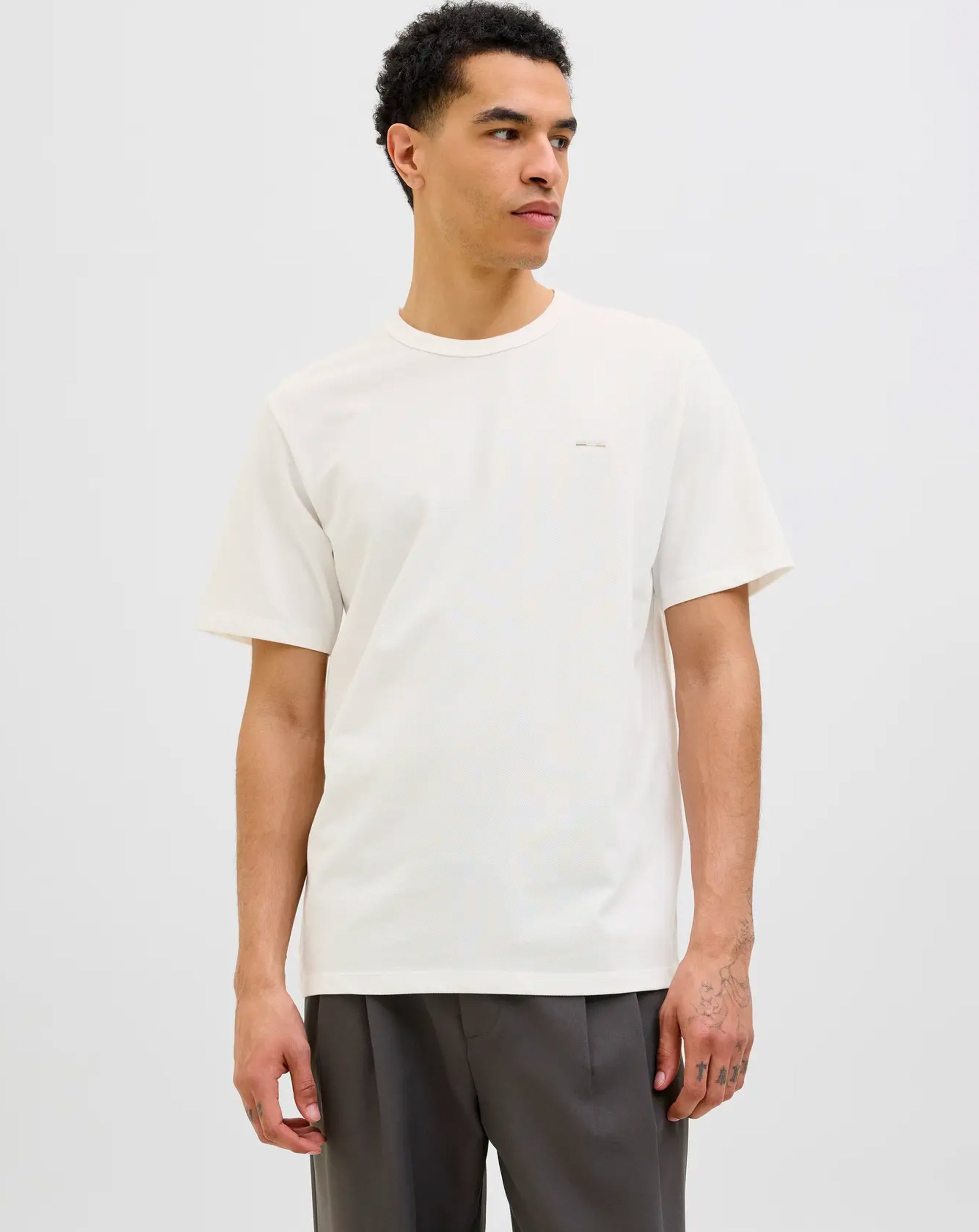 Jack & Jones JPRBLUALVS SS Tee Ln CLOUD DANCER