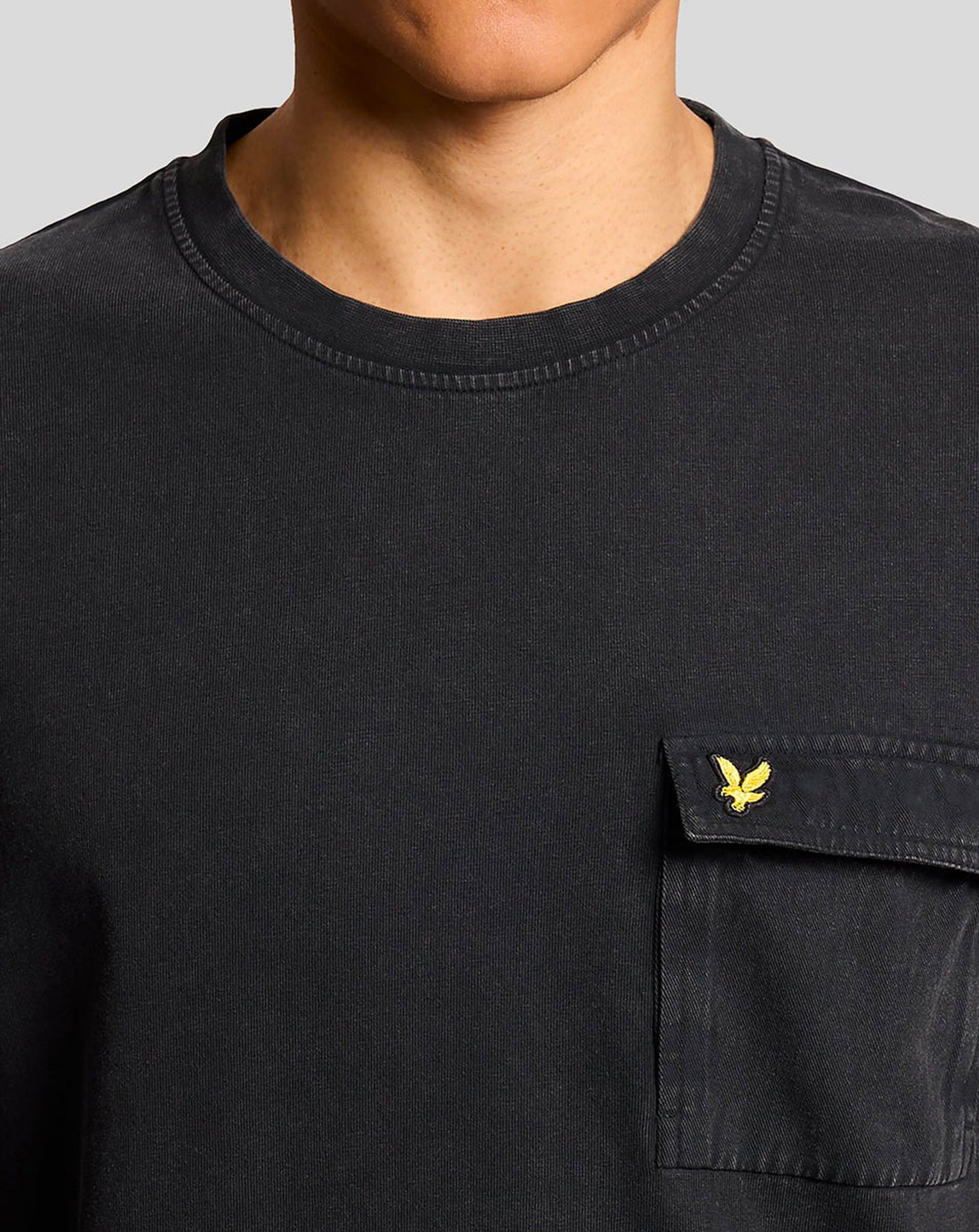 Lyle & Scott Cargo Pocket T-Shirt JET BLACK